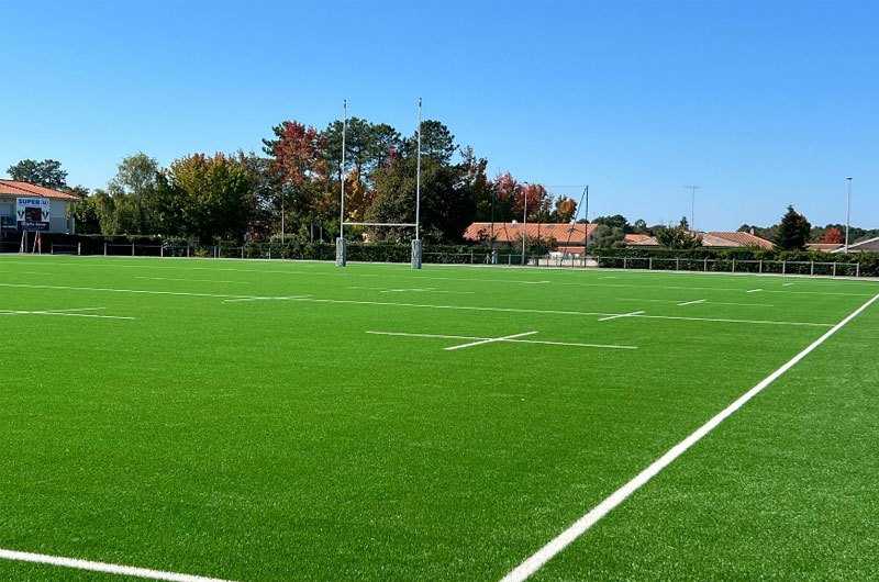 Transformation en synthétique des terrains de rugby & football – Ville de Parentis-en-Born (40)
